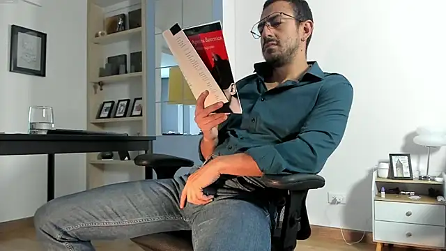 pablo-rincon95 online show from June 1, 2026, 3:47 pm