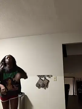 Snapshot of spicysugar74 chatting on December 13, 2024, 11:17 pm spicysugar74 online show from December 13, 2024, 11:17 pm