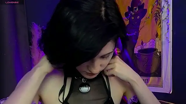 Snapshot of dark_vamp_ chatting on December 5, 2024, 3:59 am dark vamp online show from December 5, 2024, 3:59 am