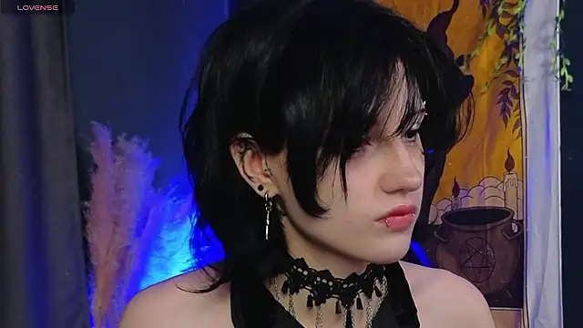 Snapshot of dark_vamp_ chatting on December 6, 2024, 9:02 pm dark vamp online show from December 6, 2024, 9:02 pm