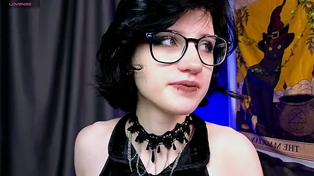 Snapshot of dark_vamp_ chatting on December 11, 2024, 9:01 pm dark vamp online show from December 11, 2024, 9:01 pm