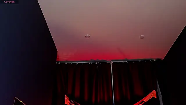 Snapshot of dark_vamp_ chatting on December 21, 2024, 1:15 am dark vamp online show from December 21, 2024, 1:15 am