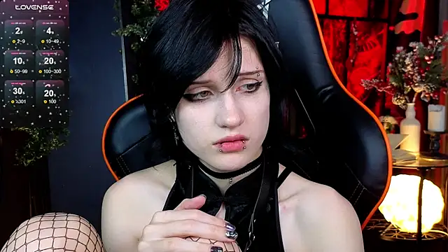 Snapshot of dark_vamp_ chatting on December 21, 2024, 4:19 am dark vamp online show from December 21, 2024, 4:19 am