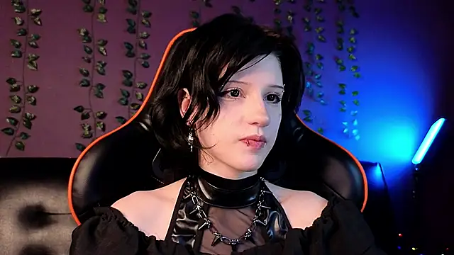 Snapshot of dark_vamp_ chatting on January 18, 2025, 9:24 pm dark vamp online show from January 18, 2025, 9:24 pm