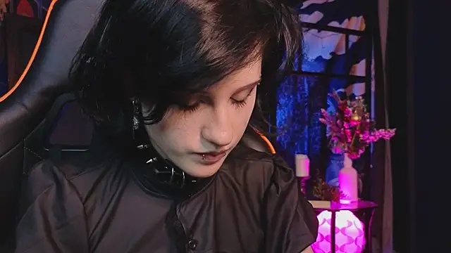 Snapshot of dark_vamp_ chatting on January 22, 2025, 3:29 pm dark vamp online show from January 22, 2025, 3:29 pm