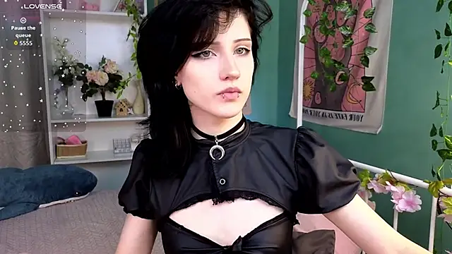 Snapshot of dark_vamp_ chatting on October 16, 2025, 5:03 pm dark vamp online show from October 16, 2025, 5:03 pm