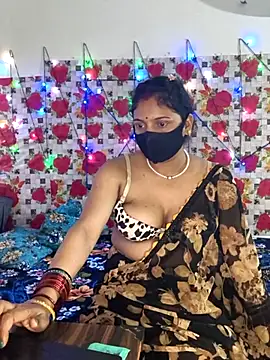 PeaCoooock online show from October 13, 2025, 4:40 pm