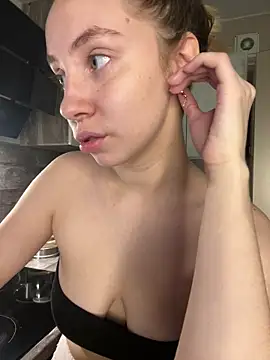 Snapshot of Kitty_Katrine chatting on February 13, 2026, 6:15 pm Kitty Katrine online show from February 13, 2026, 6:15 pm