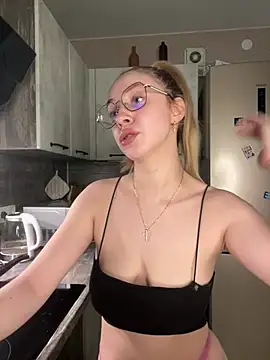 Snapshot of Kitty_Katrine chatting on March 7, 2026, 2:25 pm Kitty Katrine online show from March 7, 2026, 2:25 pm