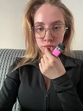 Snapshot of Kitty_Katrine chatting on March 24, 2026, 1:38 pm Kitty Katrine online show from March 24, 2026, 1:38 pm