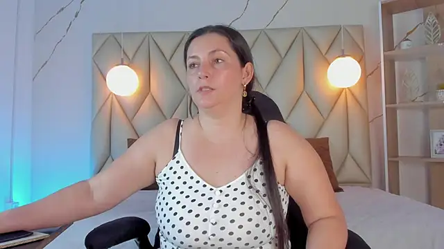 angelswets online show from November 24, 2025, 1:55 pm