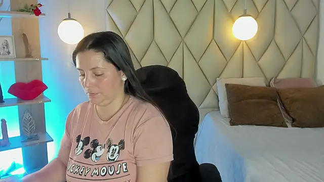 angelswets online show from June 2, 2026, 1:57 pm