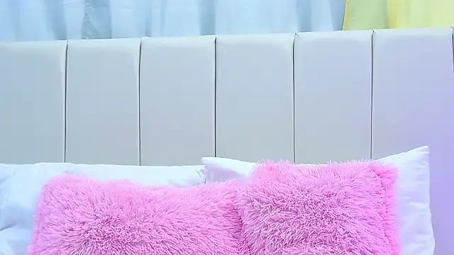 VanessaGlenn online show from April 8, 2026, 5:02 pm