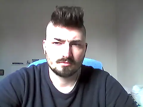 Snapshot of Hkl95555 chatting on January 18, 2026, 11:36 am Hkl95555 online show from January 18, 2026, 11:36 am