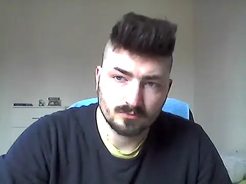 Snapshot of Hkl95555 chatting on April 12, 2026, 11:04 am Hkl95555 online show from April 12, 2026, 11:04 am