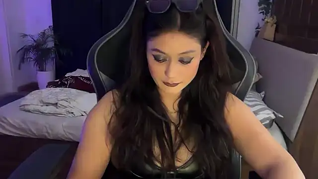 Snapshot of GoddessAnna chatting on May 28, 2026, 5:32 pm GoddessAnna online show from May 28, 2026, 5:32 pm