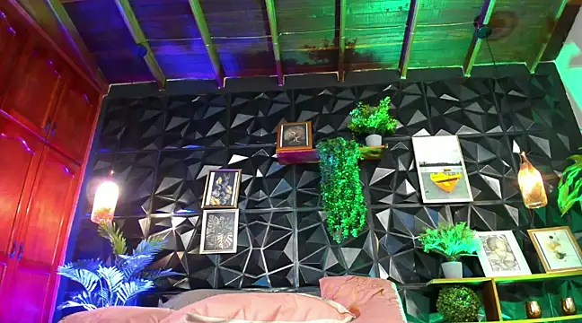 karla 999 online show from March 14, 2025, 3:48 am