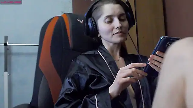 womanstrong78 online show from March 6, 2025, 8:16 pm