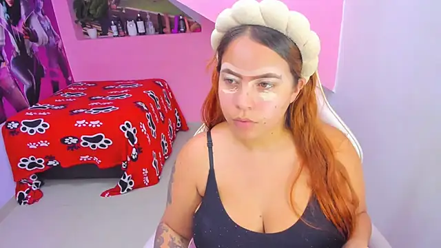 Snapshot of marcellaa303av chatting on January 11, 2025, 4:27 am marcellaa303av online show from January 11, 2025, 4:27 am