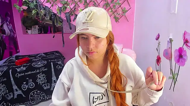 Snapshot of marcellaa303av chatting on September 16, 2025, 12:44 am marcellaa303av online show from September 16, 2025, 12:44 am