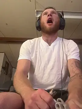 Snapshot of dcockell chatting on November 3, 2025, 7:42 am dcockell online show from November 3, 2025, 7:42 am