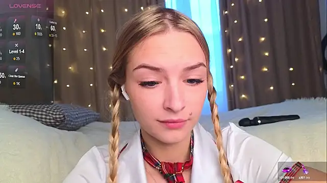 Soft Eva online show from January 8, 2025, 1:41 pm