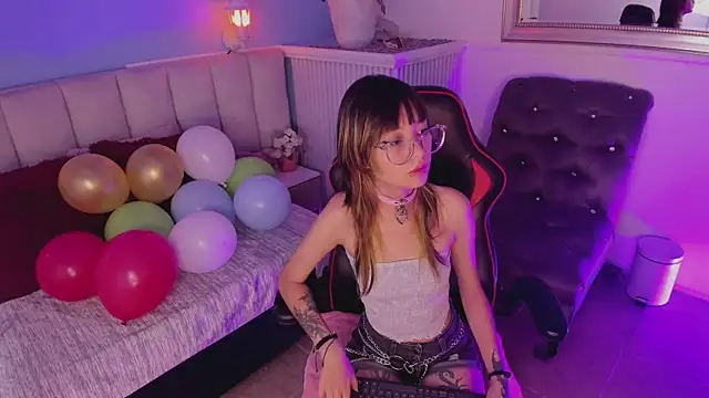 Snapshot of dayanne07 chatting on December 13, 2024, 2:27 pm dayanne07 online show from December 13, 2024, 2:27 pm