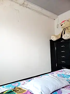 Snapshot of Karii-R chatting on November 13, 2025, 6:51 pm Karii-R online show from November 13, 2025, 6:51 pm