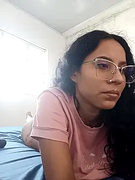 Snapshot of Karii-R chatting on December 1, 2025, 1:27 pm Karii-R online show from December 1, 2025, 1:27 pm