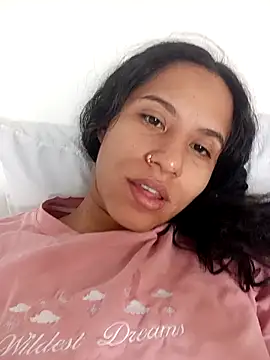 Snapshot of Karii-R chatting on December 22, 2025, 5:32 pm Karii-R online show from December 22, 2025, 5:32 pm