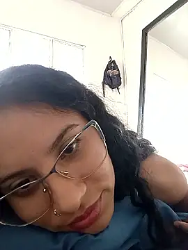 Snapshot of Karii-R chatting on January 12, 2026, 1:49 pm Karii-R online show from January 12, 2026, 1:49 pm