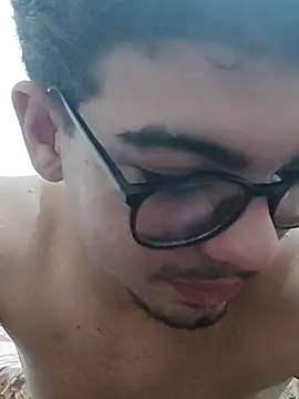 Snapshot of Edwardsky000 chatting on October 14, 2025, 7:36 pm Edwardsky000 online show from October 14, 2025, 7:36 pm