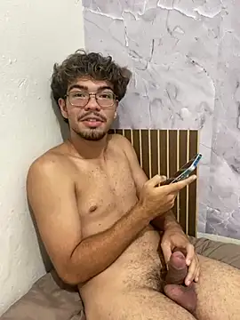 Snapshot of Edwardsky000 chatting on February 17, 2026, 9:21 pm Edwardsky000 online show from February 17, 2026, 9:21 pm