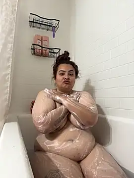 Snapshot of DatBishYouMiss chatting on November 13, 2025, 6:18 pm DatBishYouMiss online show from November 13, 2025, 6:18 pm