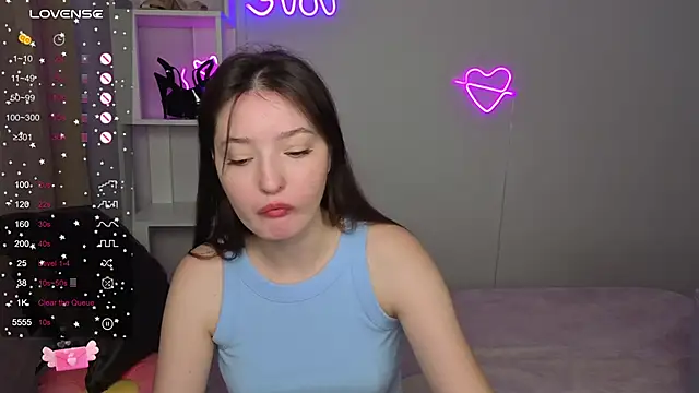 Snapshot of Fairyy_Moon chatting on October 14, 2025, 6:36 am Fairyy Moon online show from October 14, 2025, 6:36 am