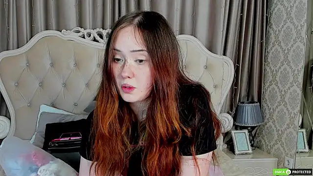 Snapshot of MiriaamWhite chatting on September 13, 2025, 9:42 am MiriaamWhite online show from September 13, 2025, 9:42 am