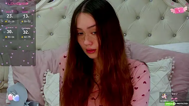 Snapshot of MiriaamWhite chatting on September 28, 2025, 3:45 am MiriaamWhite online show from September 28, 2025, 3:45 am