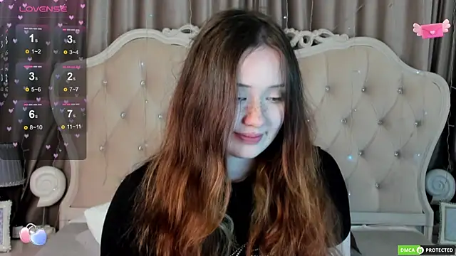 Snapshot of MiriaamWhite chatting on October 5, 2025, 4:00 am MiriaamWhite online show from October 5, 2025, 4:00 am