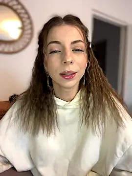 Mia Ethan online show from November 11, 2025, 10:26 am