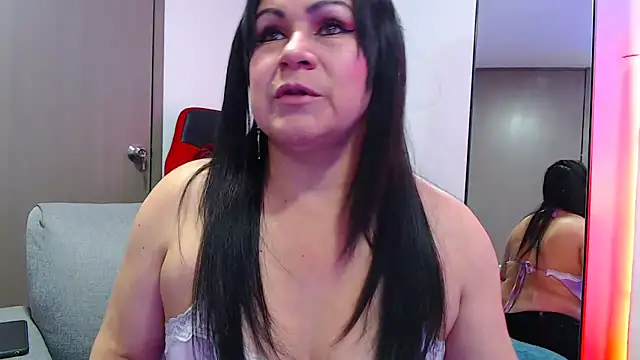 jescaoporto4 online show from March 10, 2026, 6:57 pm