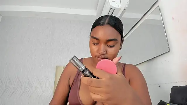 kayna gomez online show from March 22, 2026, 7:17 pm