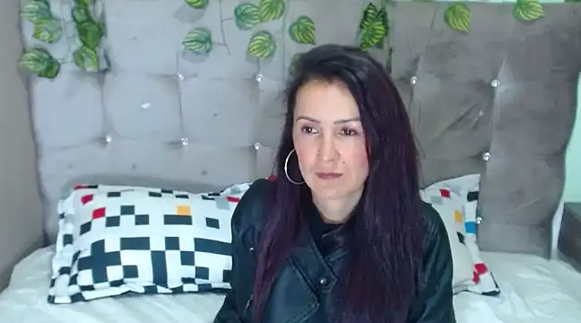 saray hot202cl online show from January 5, 2025, 2:38 am