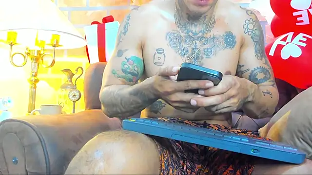 Snapshot of Dylanstonne chatting on February 9, 2025, 1:14 pm Dylanstonne online show from February 9, 2025, 1:14 pm