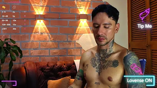 Dylanstonne online show from October 30, 2025, 9:15 pm