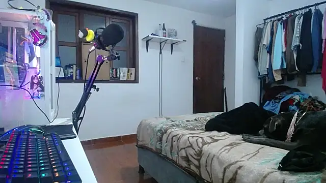 esjrobles online show from January 12, 2025, 3:17 am