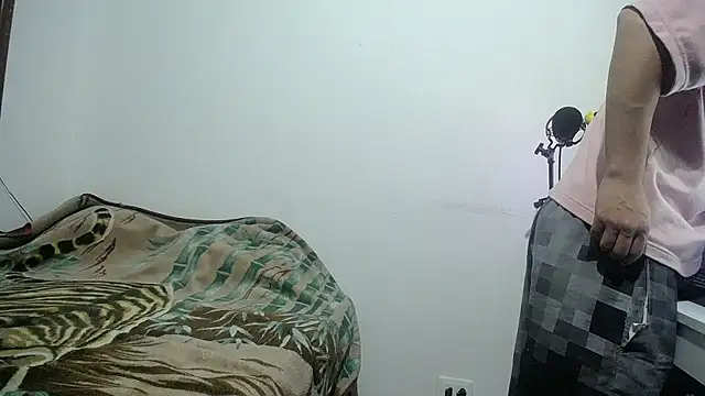 esjrobles online show from January 28, 2025, 3:36 am