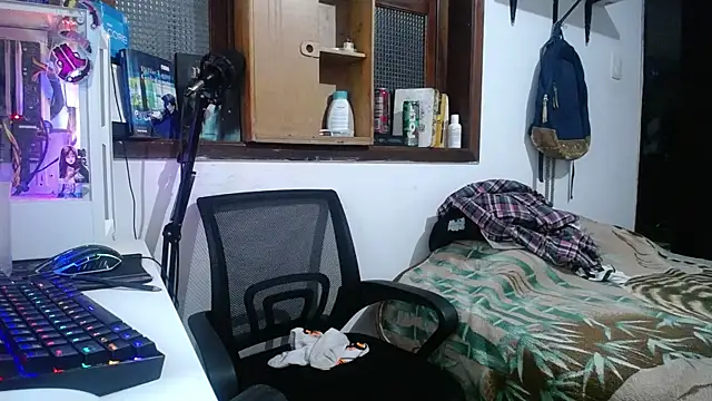 esjrobles online show from February 4, 2025, 3:44 am