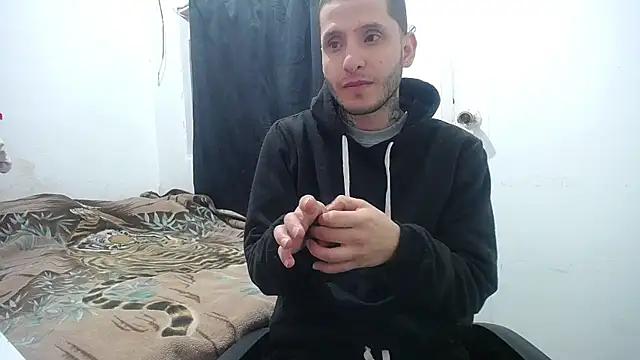 esjrobles online show from September 20, 2025, 11:44 am