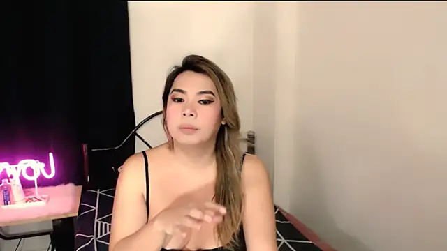 Snapshot of Nathalie_Heartxoxo69 chatting on February 9, 2026, 9:52 pm Nathalie Heartxoxo69 online show from February 9, 2026, 9:52 pm