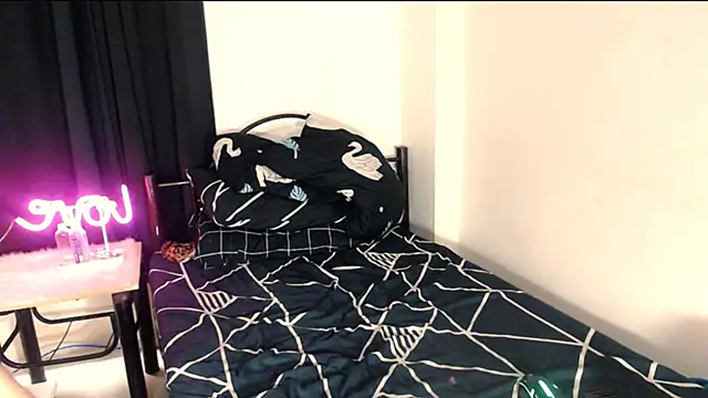 Snapshot of Nathalie_Heartxoxo69 chatting on February 14, 2026, 3:03 am Nathalie Heartxoxo69 online show from February 14, 2026, 3:03 am